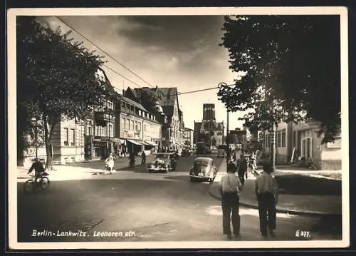 AK Berlin-Lankwitz, Leonorenstrasse mit Kirche und PKW