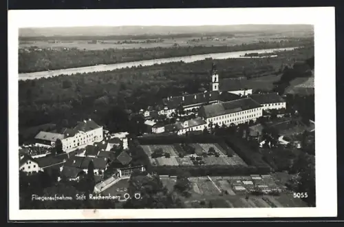 AK Stift Reichersberg, Ortsansicht mit Inn vom Flugzeug aus