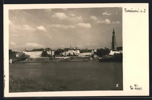 AK Braunau a. I., Ortspanorama mit Brücke u. Turm