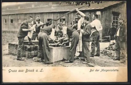 AK Bruck a. L., Soldaten bei der Morgentoilette