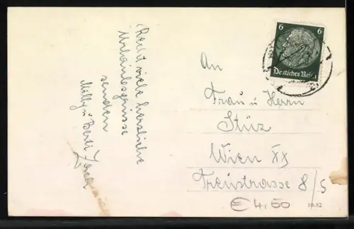 AK Aigen bei Fahrafeld, Ortsansicht mit bewaldetem Hügel