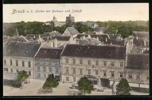 AK Bruck a.d. Leitha, Ortsansicht mir Rathaus und Schloss