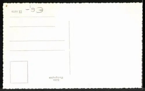 AK Laakirchen /O. Ö., Gebäudeansicht mit Bergen