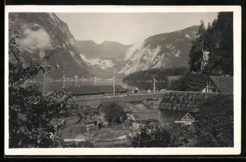 AK Obertraun, Ortspartie mit Bergen