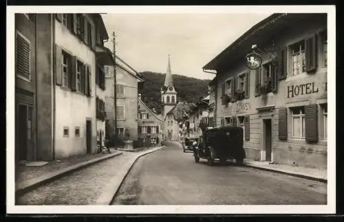 AK Waldenburg, Gasthof zum Löwen und Gasthof Schlüssel mit Strassenpartie