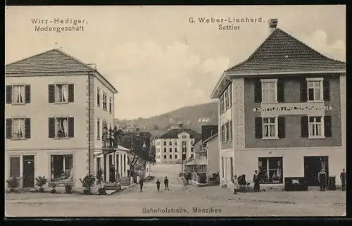 AK Menziken /Aargau, Modengeschäft Wirz-Hediger, Sattler G. Weber-Lienhard an der Bahnhofstrasse