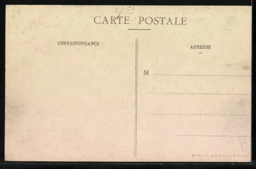 AK Mourmelon-le-Petit, Passage à niveau avec train et épicerie