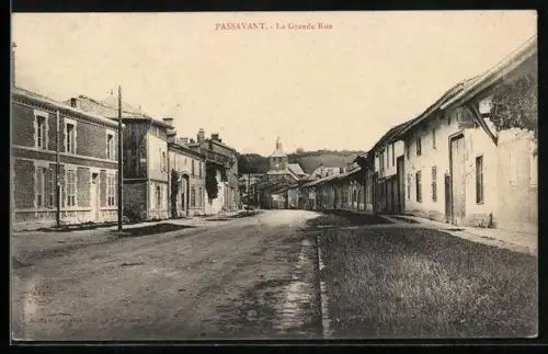 AK Passavant, La Grande Rue avec maisons traditionnelles