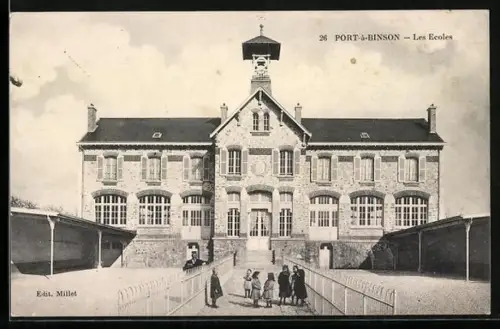AK Port-à-Binson, Les Écoles