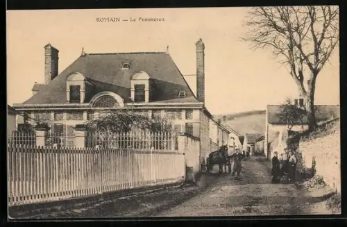 AK Romain, Le Pommereux avec chevaux et passants sur la route