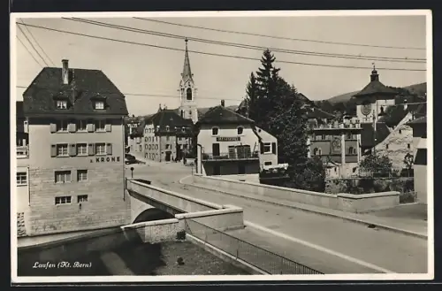 AK Laufen /Bern, Strassenpartie mit Gasthaus zur Krone