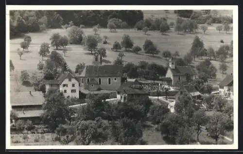 AK Obermumpf, Ortspartie mit Kirche und Friedhof