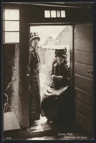 AK Saas-Fée, Costume du pays