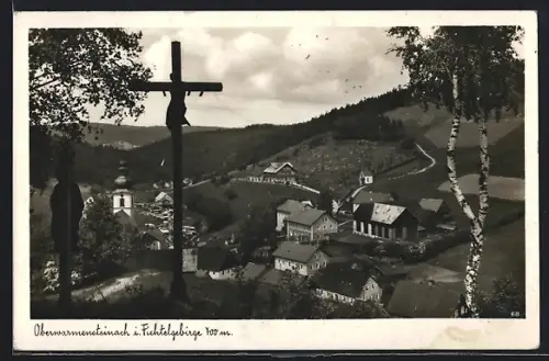 AK Oberwarmensteinach, Gesamtansicht vom Hügel aus mit Bildstock