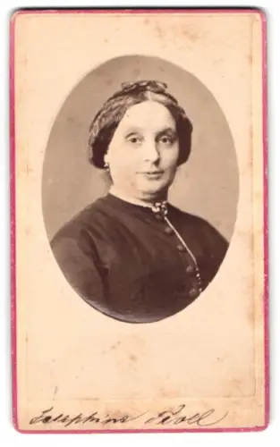 Fotografie F. Halm, Constanz, Augustiner-Str. 590, Porträt einer Dame