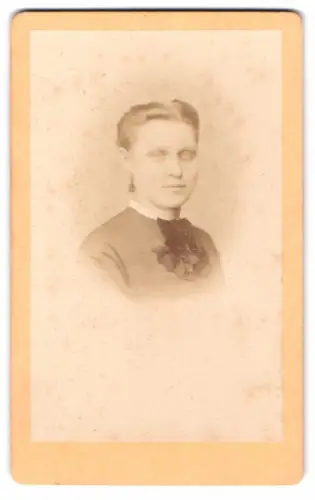 Fotografie Julius Zschille, Berlin, Neue Königs-Str. 1a, Porträt einer Frau