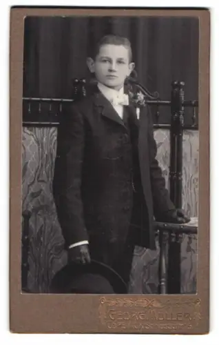 Fotografie Georg Müller, Cöpenick, Schlosstrasse 16, Jugendlicher im Anzug