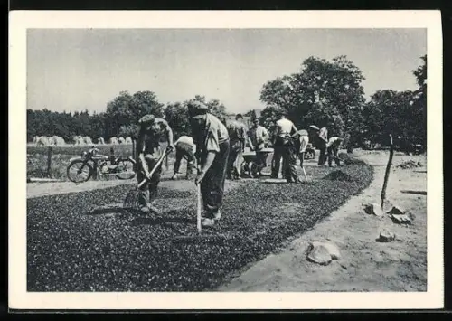 AK Arbeiter an der Strasse im Havelland