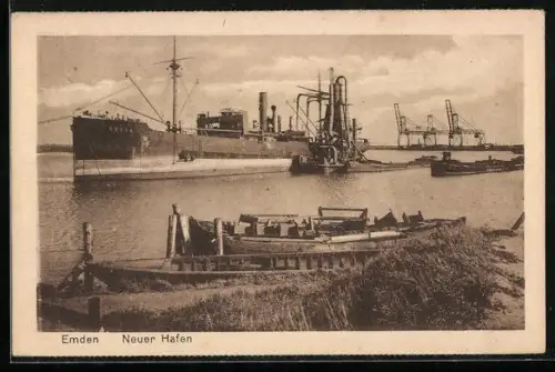 AK Emden, Neuer Hafen, Frachtschiff Sofia an der Anlegestelle