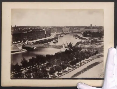 2 Fotografien Ansicht Wien, Blick entlang des Donaukanal mit Raddampfern, Rückseite das Künstlerhaus
