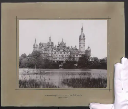 Fotografie Ansicht Schwerin, Blick nach dem Grossherzoglichen Schloss von der Seeseite aus gesehen