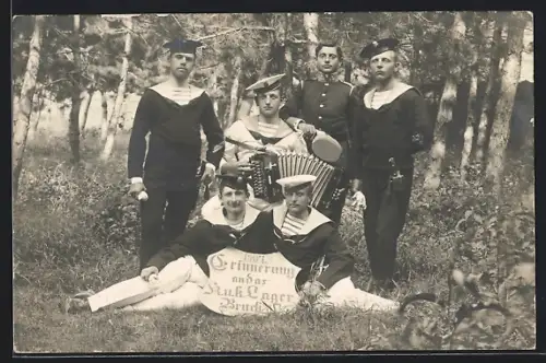 AK Bruck a. L., Gruppenaufnahme von Soldaten und Matrosen des k.u.k. Militärlagers Bruck a. d. L.