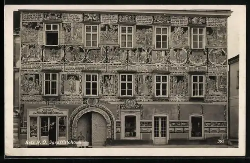 AK Retz /N.-Ö., Sgraffitohaus mit Feinkosthandlung Rebal