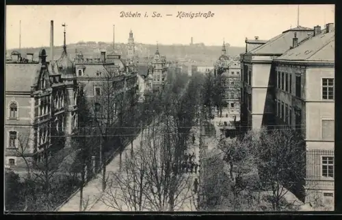 AK Döbeln i. Sa., Königstrasse mit Passanten