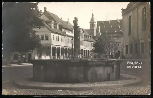 AK Arnstadt, Markt mit Brunnen