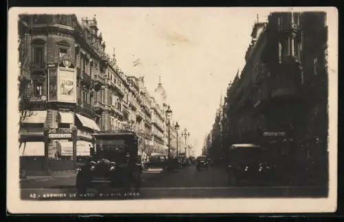 Foto-AK Buenos Aires, Autos auf der Avenida de Mayo