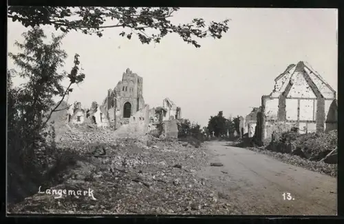 AK Langemark, Strasse mit Ruinen