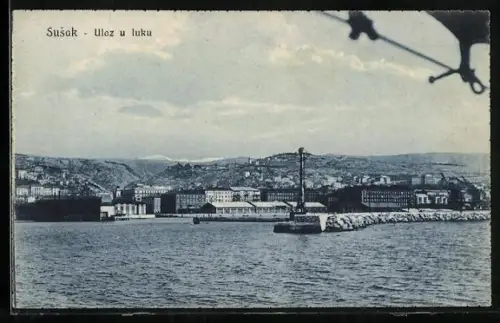 AK Susak, Ulaz u luku