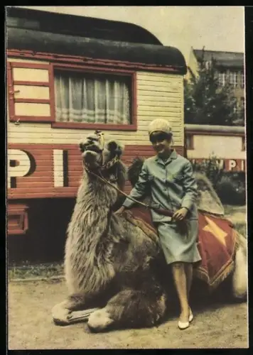 AK Zirkus Olympia, Frau mit Kamel
