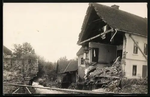 Foto-AK Schäffern, Hochwasserkatastrophe, Zerstörtes Wohnhaus