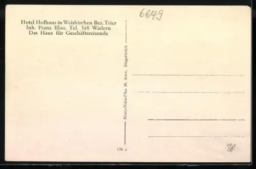 AK Weiskirchen / Wadern, Hotel Hofhaus, Strassenpartie mit Kirche, abschüssige Strasse
