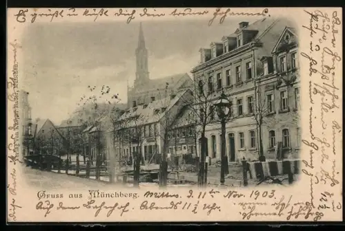 AK Münchberg, Strassenpartie mit Blick zur Kirche