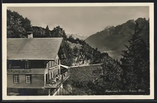 AK Brünig, Brünig Kulm, Restaurant-Pension Brünig Kulm mit Gästen auf dem Balkon