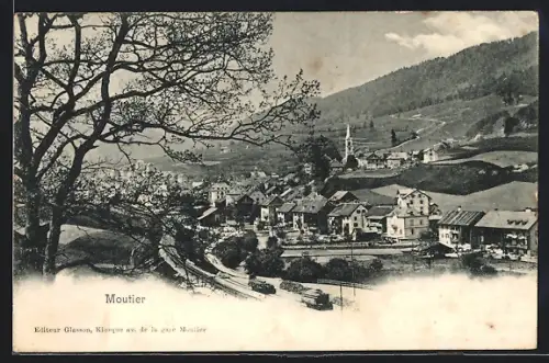 AK Moutier, Totalansicht mit Eisenbahnstrecke
