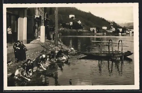 Foto-AK Tessiner Waschfrauen am See