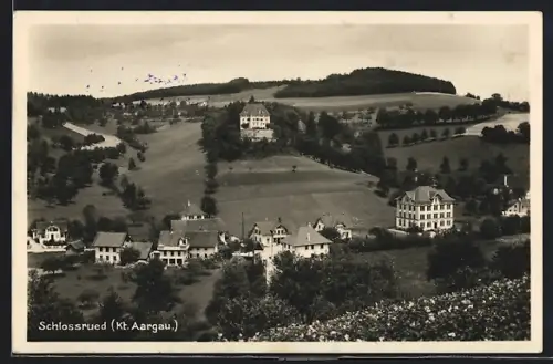 AK Schlossrued /Aargau, Ortspartie mit Bäumen