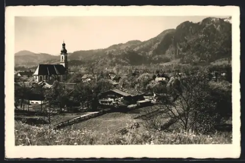 AK Lenggries-Brauneck, Ortspartie mit Kirche