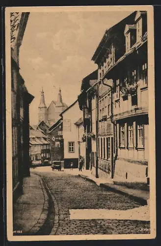 AK Nordhausen /Harz, Altstadtgasse mit Blick zum Dom