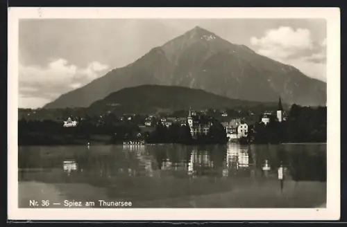 AK Spiez am Thunersee, Blick zum Ort vom See aus