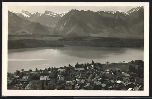 AK Sigriswil, Ortspanorama mit Bergen