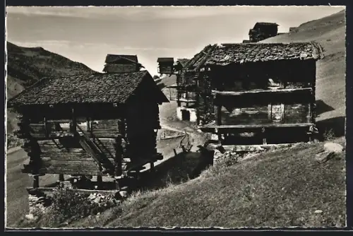 AK St. Luc /Anniviers, Un joli groupe de raccards