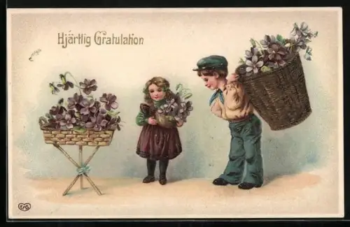 Präge-AK Kinder tragen Körbe mit Vergissmeinnicht gefüllt, Hjärtlig Gratulation