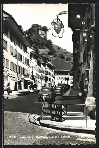 AK Lenzburg, Rathausgasse mit Schloss, Gasthaus zum Roten Schild