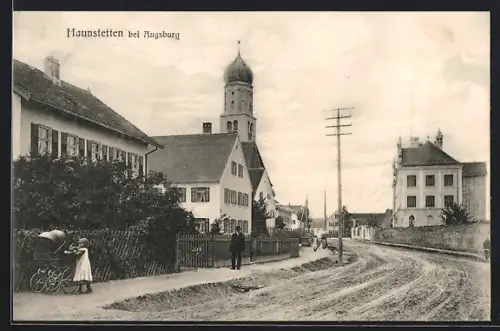 AK Haunstetten bei Augsburg, Strassenansicht mit Kirche und Wohnhäusern