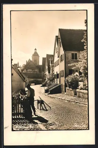 AK Dillingen an der Donau, Strassenansicht mit Kirche