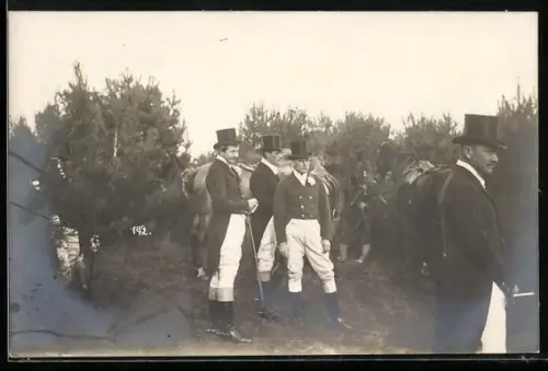 AK Prinz August Wilhelm von Preussen in Frack u. Zylinder bei einer Veranstaltung mit Pferden, 1912